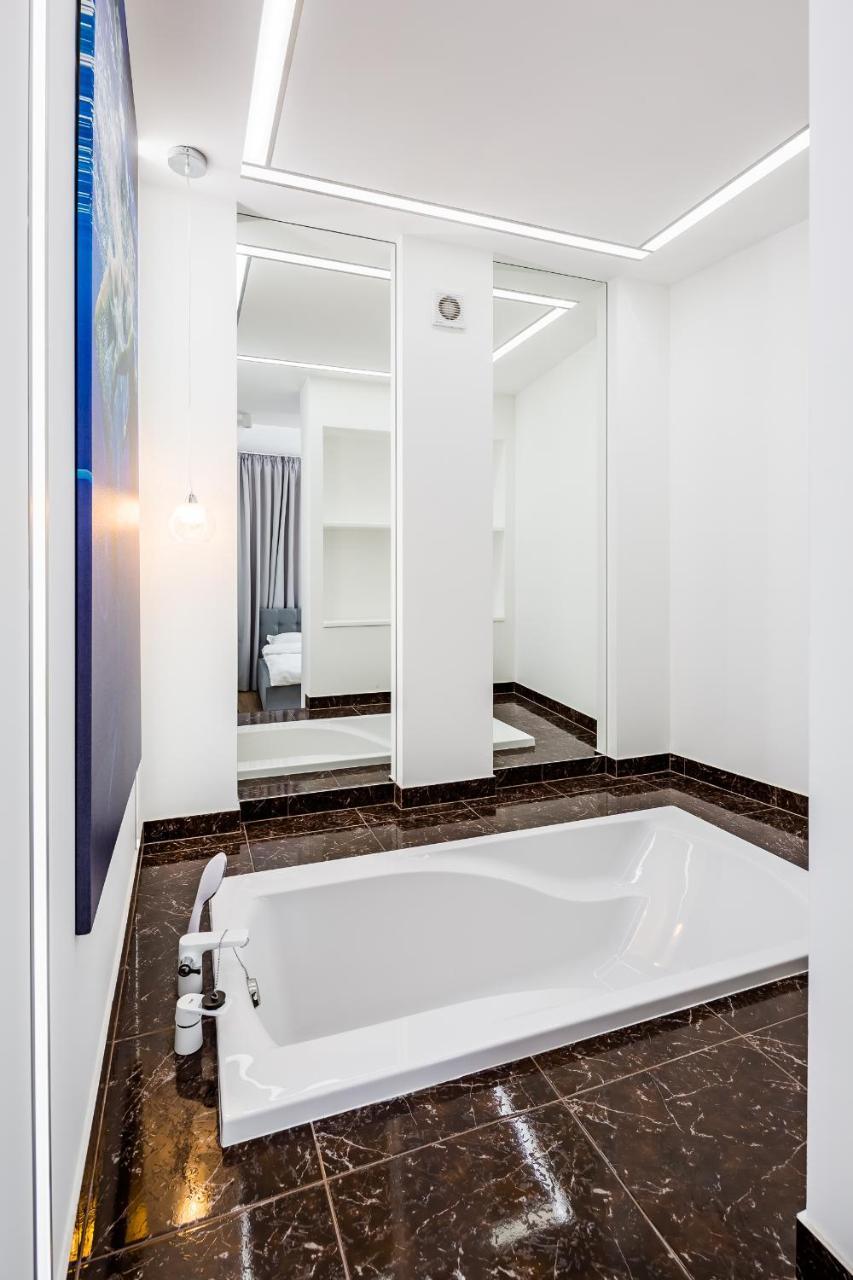 Royal Premier Apartment 리비프 외부 사진