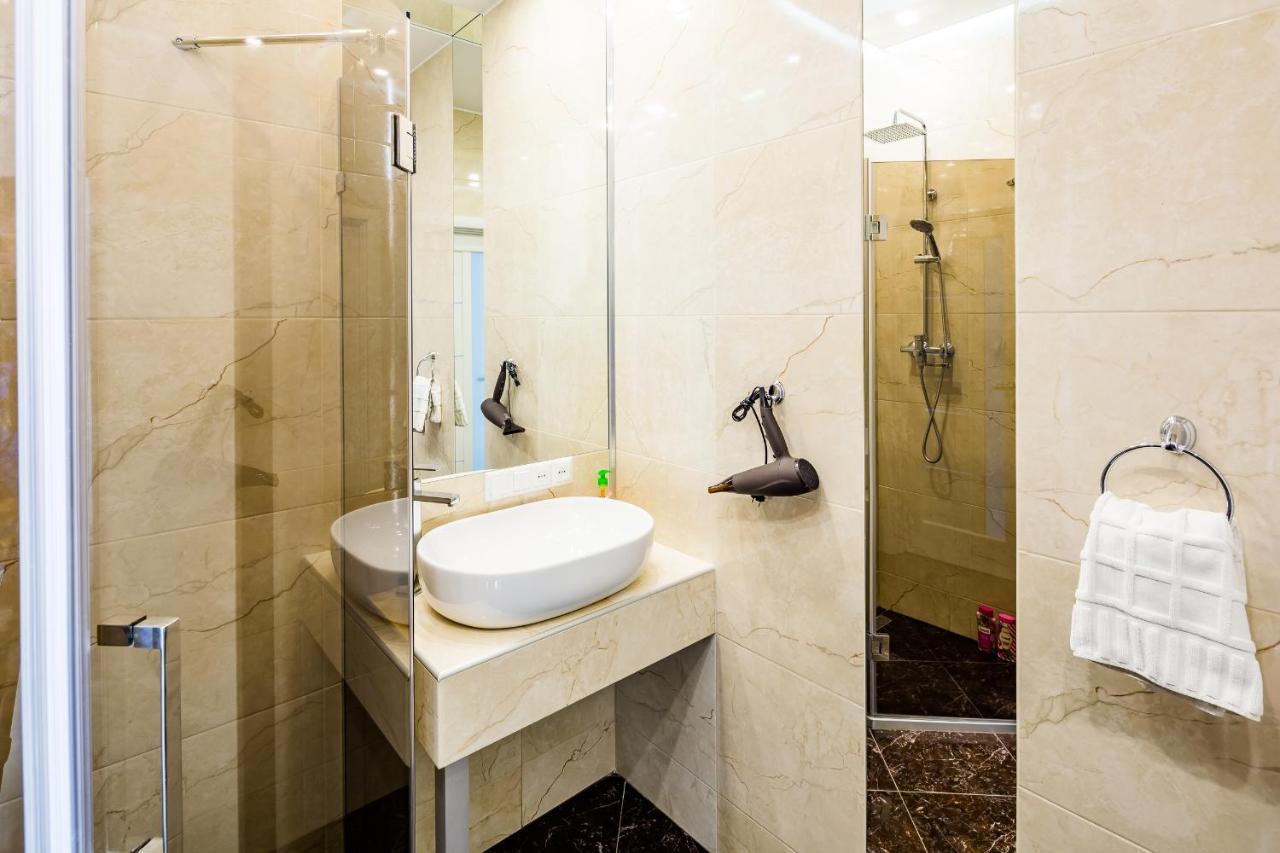 Royal Premier Apartment 리비프 외부 사진