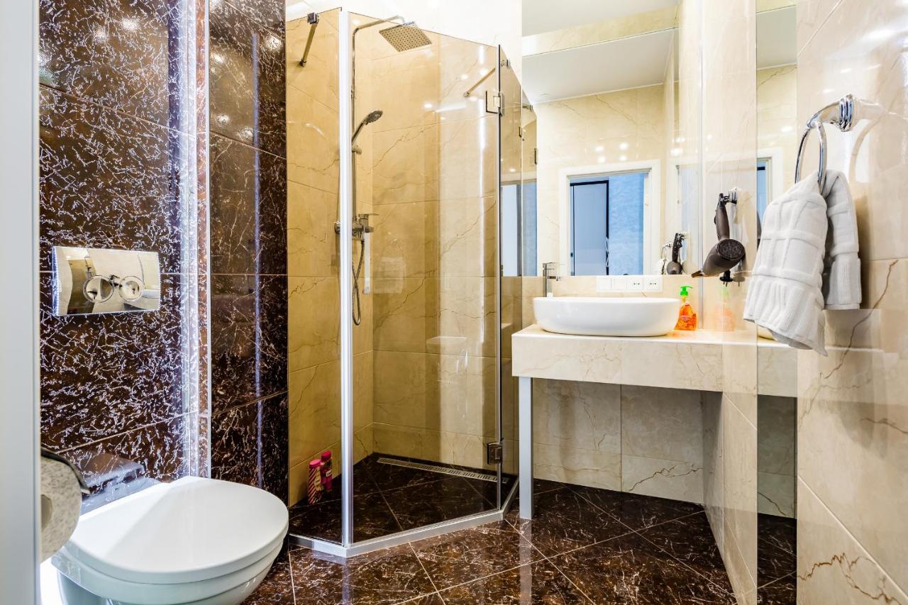 Royal Premier Apartment 리비프 외부 사진